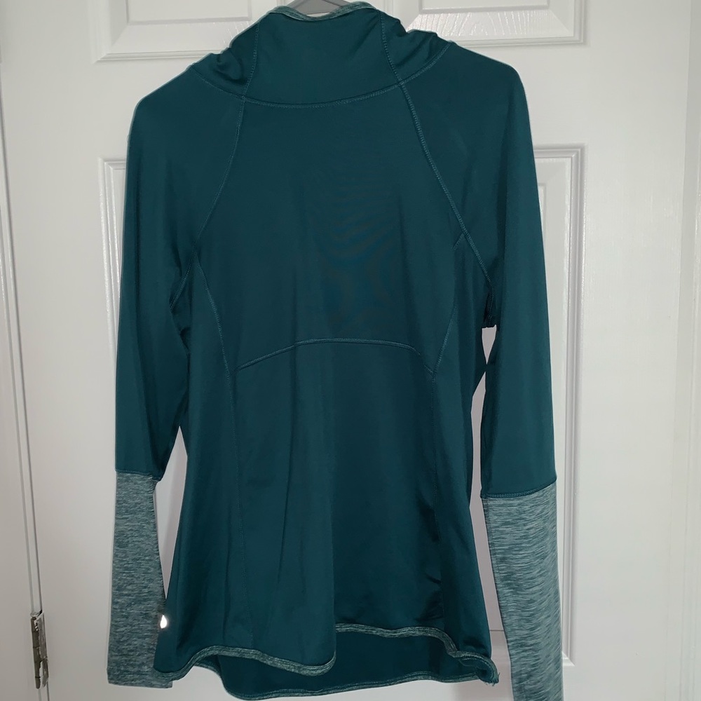 Turtle neck running hoodie